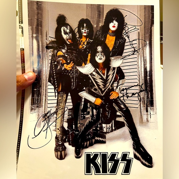 Kiss band signed (reprint) ✍🏼 - Picture 1 of 1
